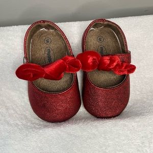 Infant | red shimmer | soft sole  | Velcro closure | soft velvet bow | Size 5
